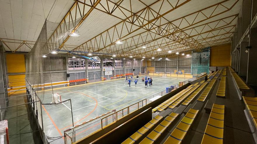 La pista del polideportivo moscón estrena iluminación con seis nuevas líneas de focos led