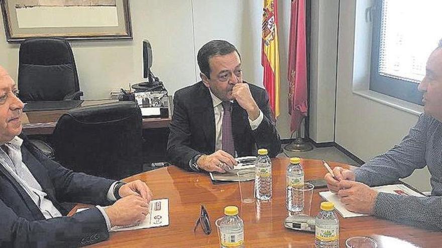 Jiménez, Albarracín y Navarro, en una reunión.