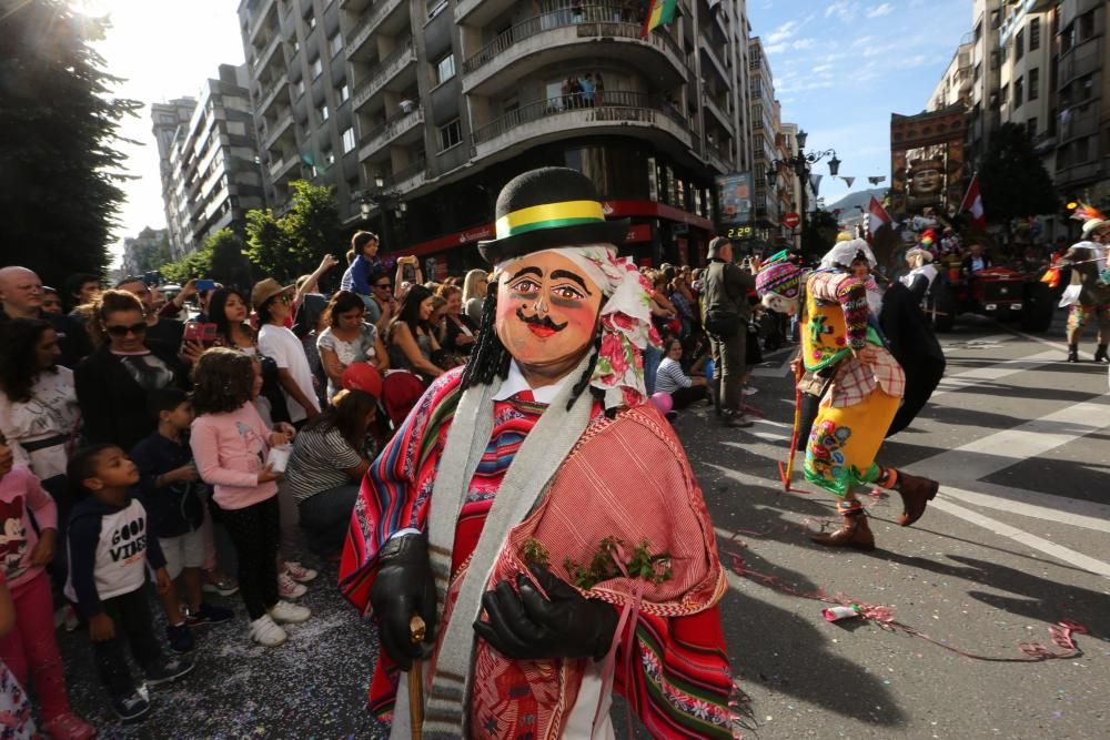 Desfile del Día de América en Asturias dentro de las fiestas de San Mateo de Oviedo