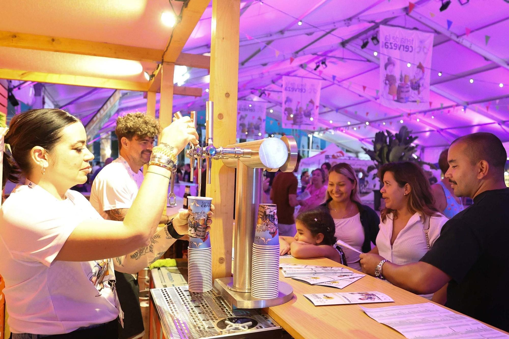 Mira todas las fotos de la Feria de la Cerveza en Ibiza