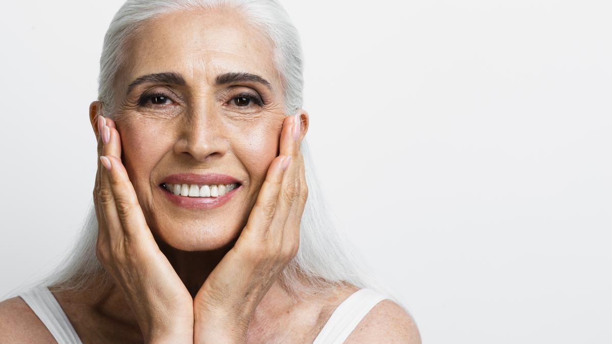 La mesoterapia facial consiste en inyectar de forma intradérmica cantidades muy pequeñas de vitaminas