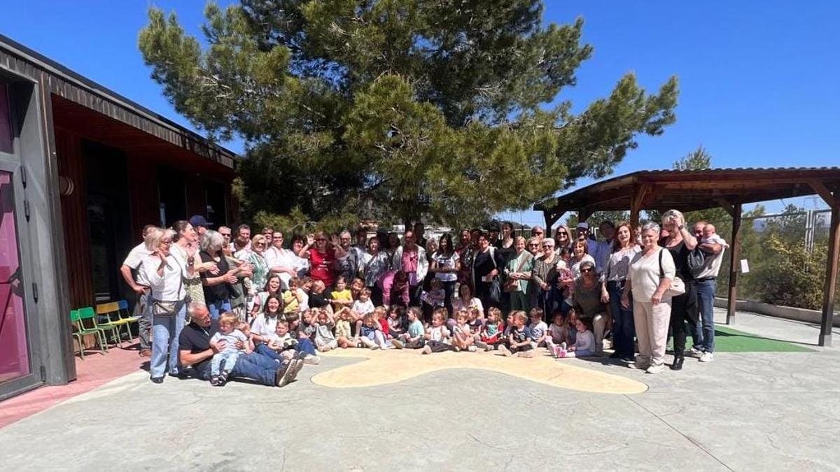 Visita de los abuelos al minicole