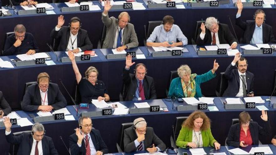 El Parlamento Europeo insta al Gobierno a ilegalizar la fundación Francisco Franco