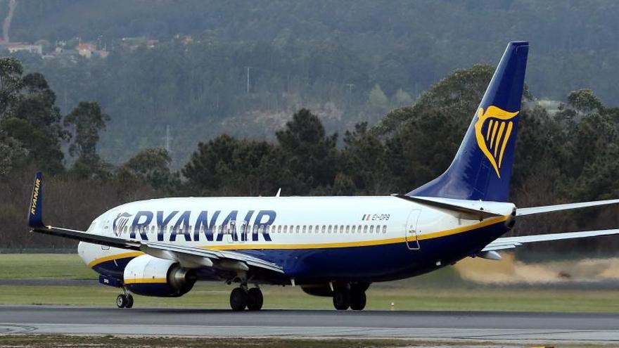 Ryanair tendrá que pagar casi 2.000 euros a dos personas por el atraso de seis horas en un vuelo entre Santiago y Madrid