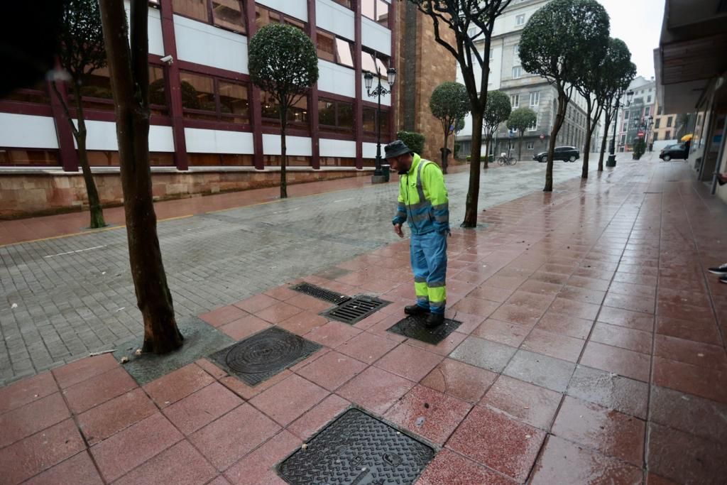 En imágenes: Así ha sido la impresionante tromba de agua caída sobre Oviedo