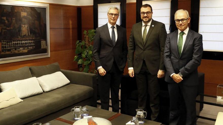 La nueva cúpula de Unicaja &quot;debuta&quot; en Asturias