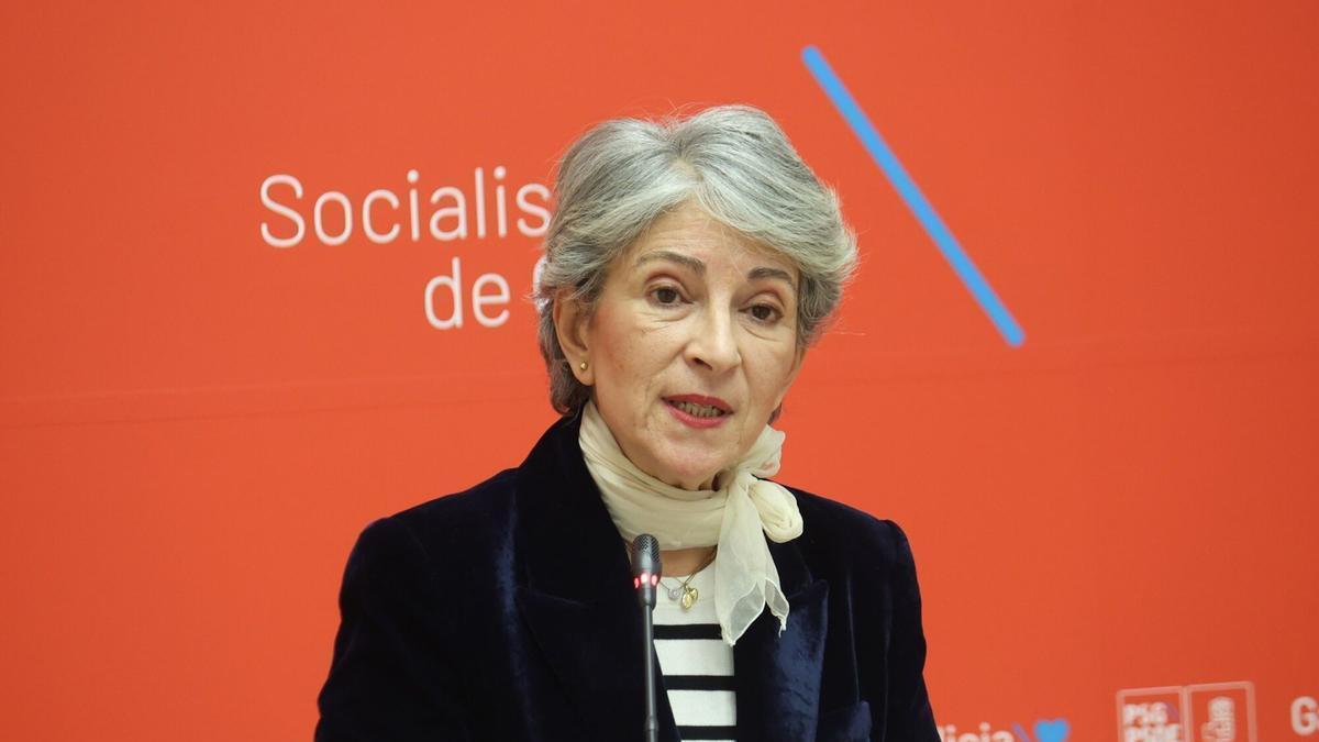 La diputada del PSdeG Silvia Longueira en rueda de prensa.