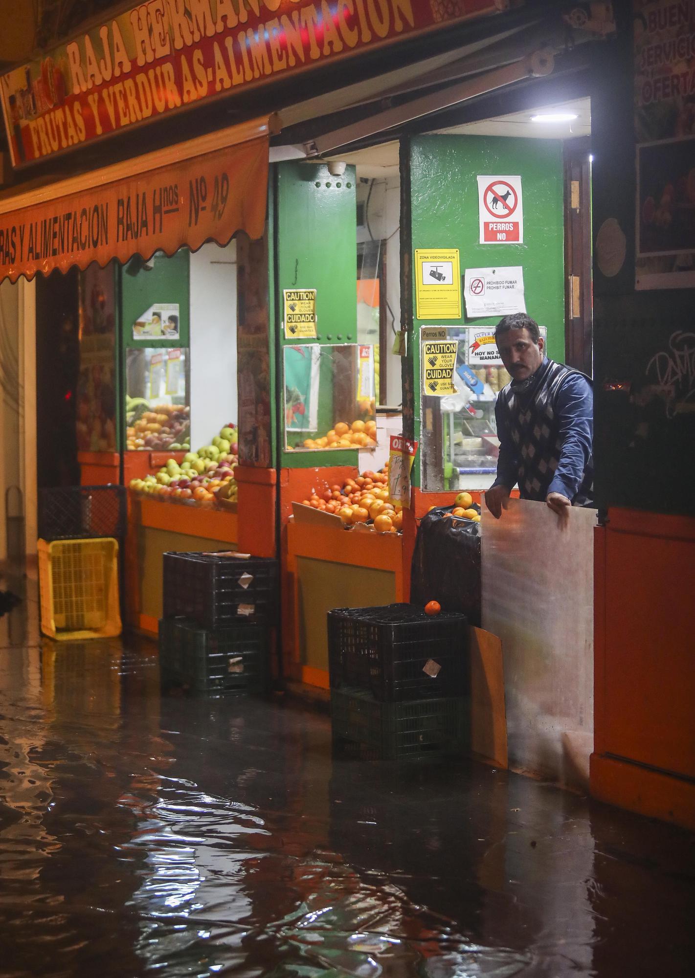 El temporal inunda El Cabanyal