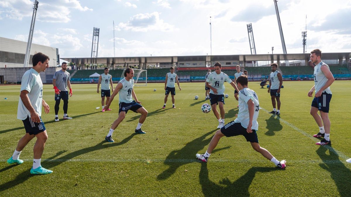 Los jugadores de la 'Roja', durante un entrenamiento