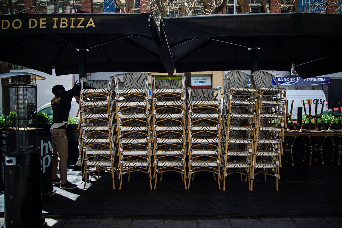 Una terraza en el barrio de Ibiza, en Madrid.