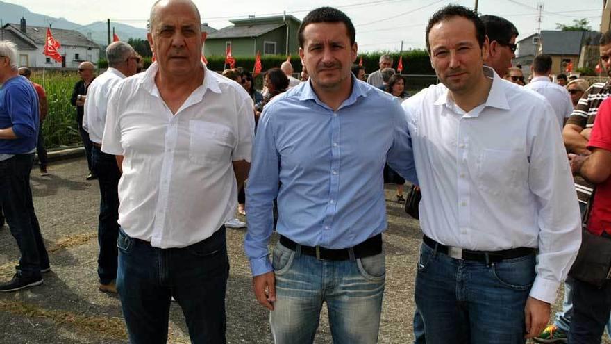 Manuel Díaz, Javier Fernández Lanero y Guillermo Martínez, ayer en Villapedre.