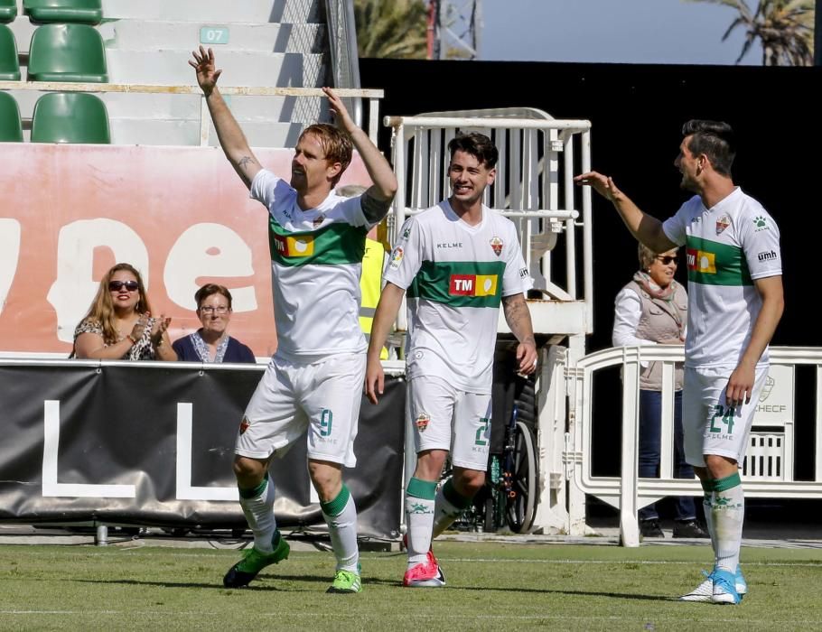 Los goles de Nino, Álex Fernández y Borja Valle le dan un respiro al equipo.