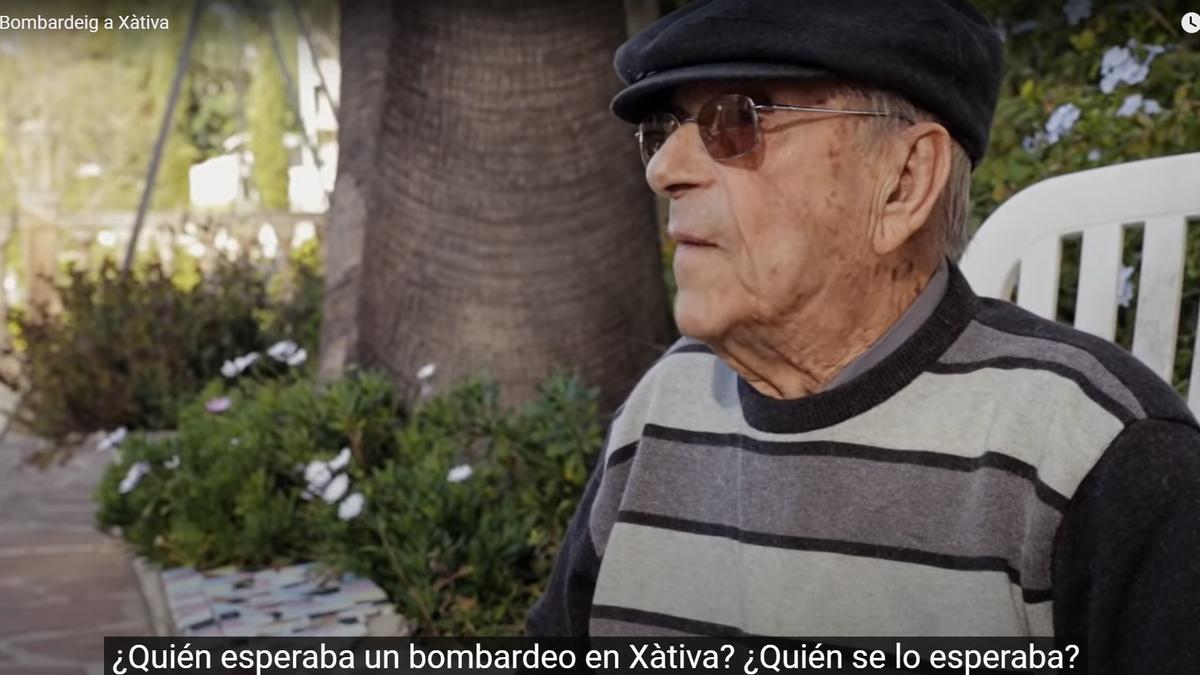 Rosendo Alonso Pastor relató su testimonio del bombardeo en el documental que publicó el Ayuntamiento de Xàtiva.