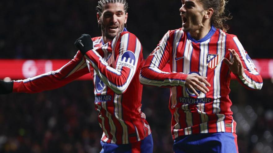 Griezmann levanta al Atlético de la lona y hunde al Sevilla