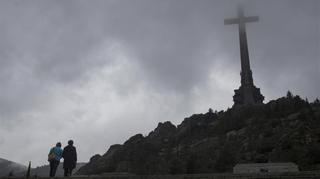 El Gobierno se compromete a cumplir el acuerdo para sacar a Franco del Valle de los Caídos