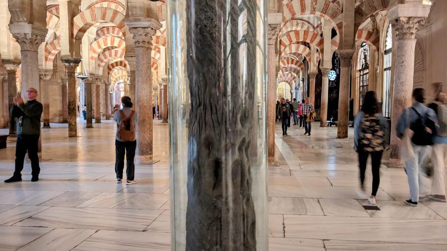 La columna de la Mezquita-Catedral que fue construida en el infierno