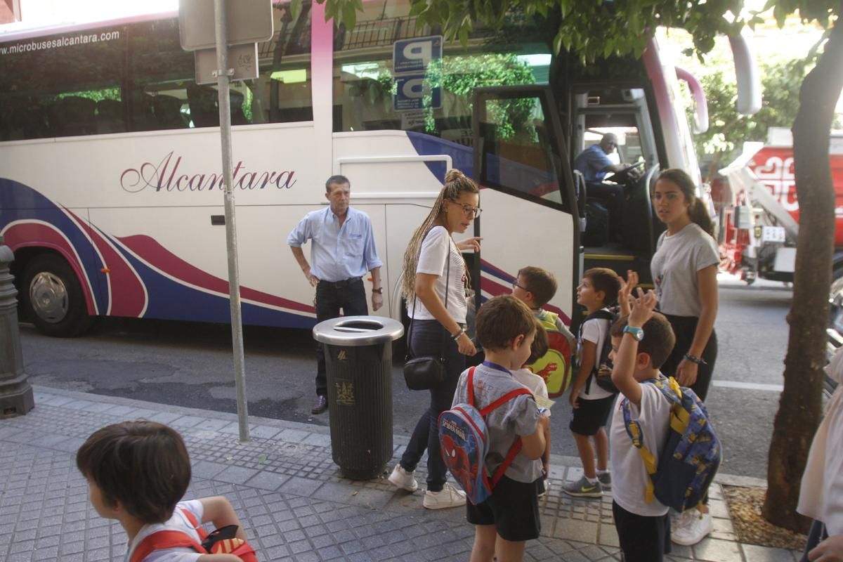 FOTOGALERIA / La vuelta al colegio en Córdoba