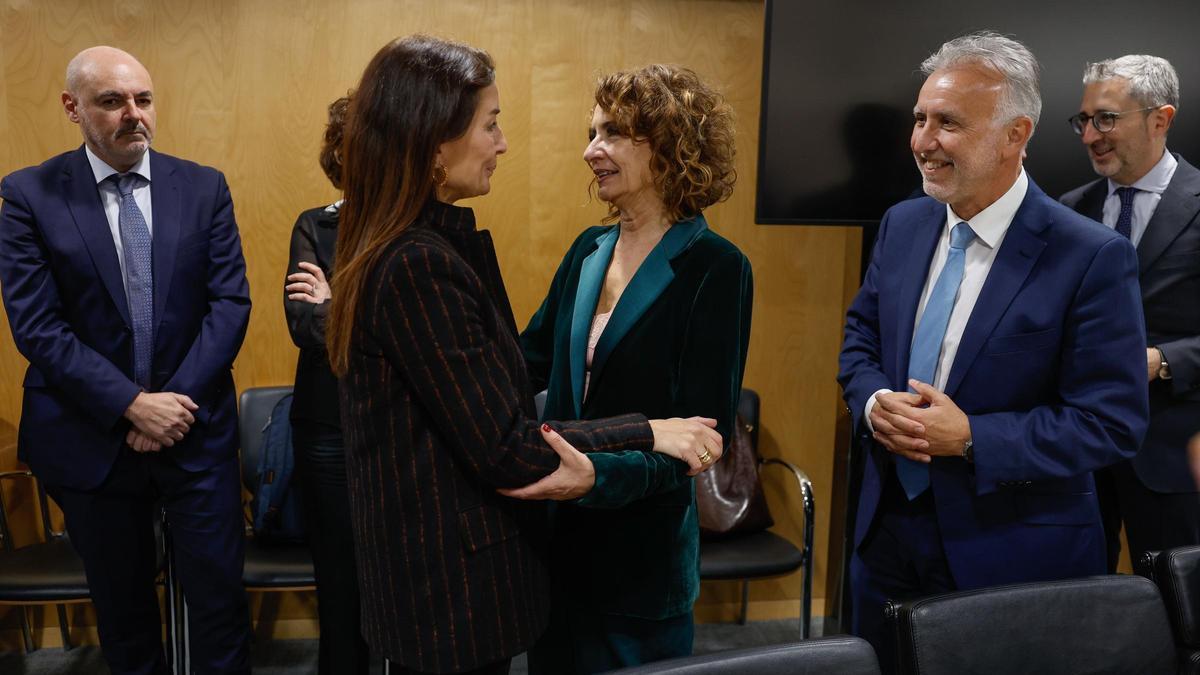 María Jesús Montero y Ángel Víctor Torres, a su llegada a la reunión del CPFF.