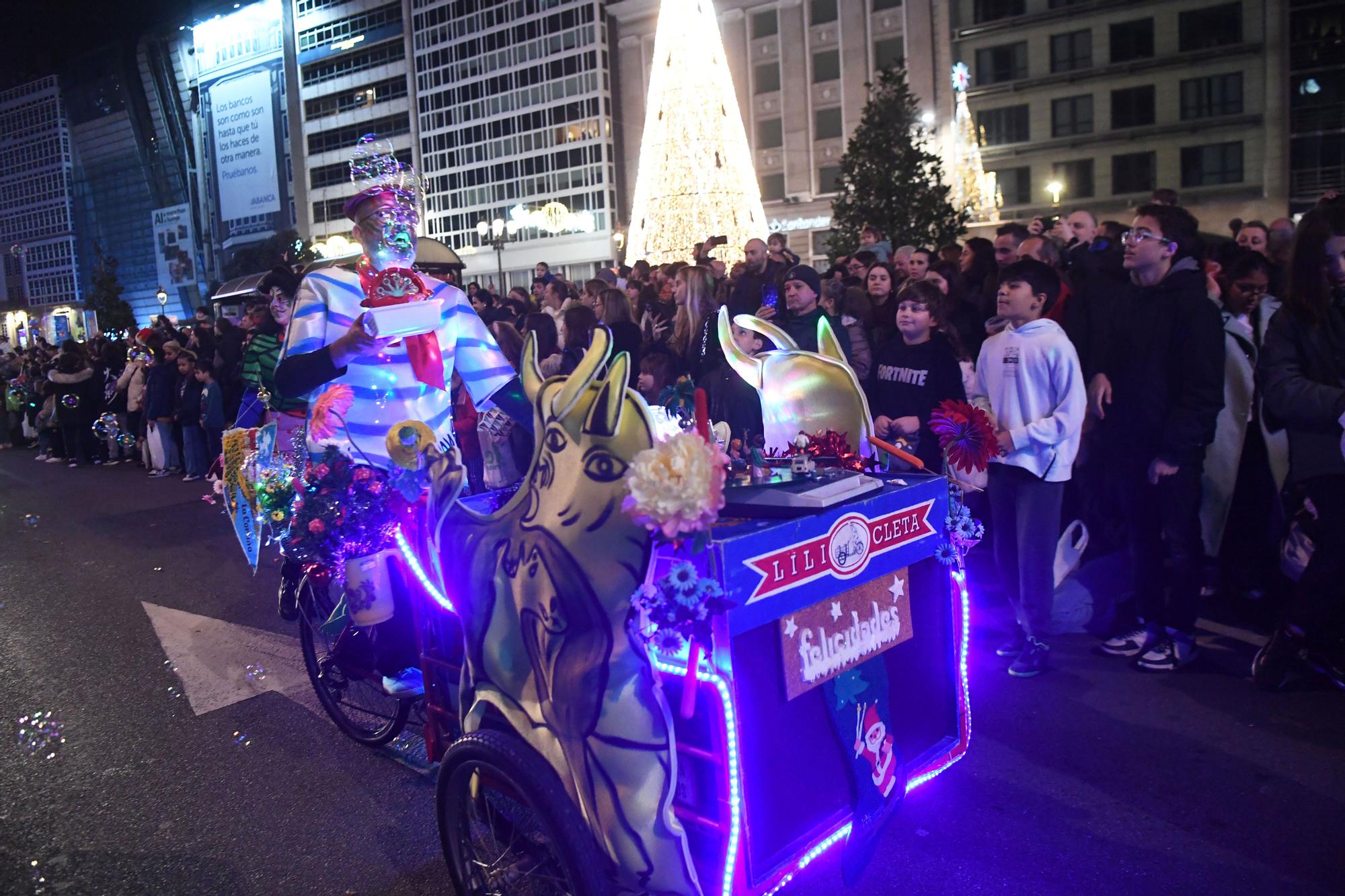 Todas las imágenes de la cabalgata de Reyes Magos 2023 en A Coruña