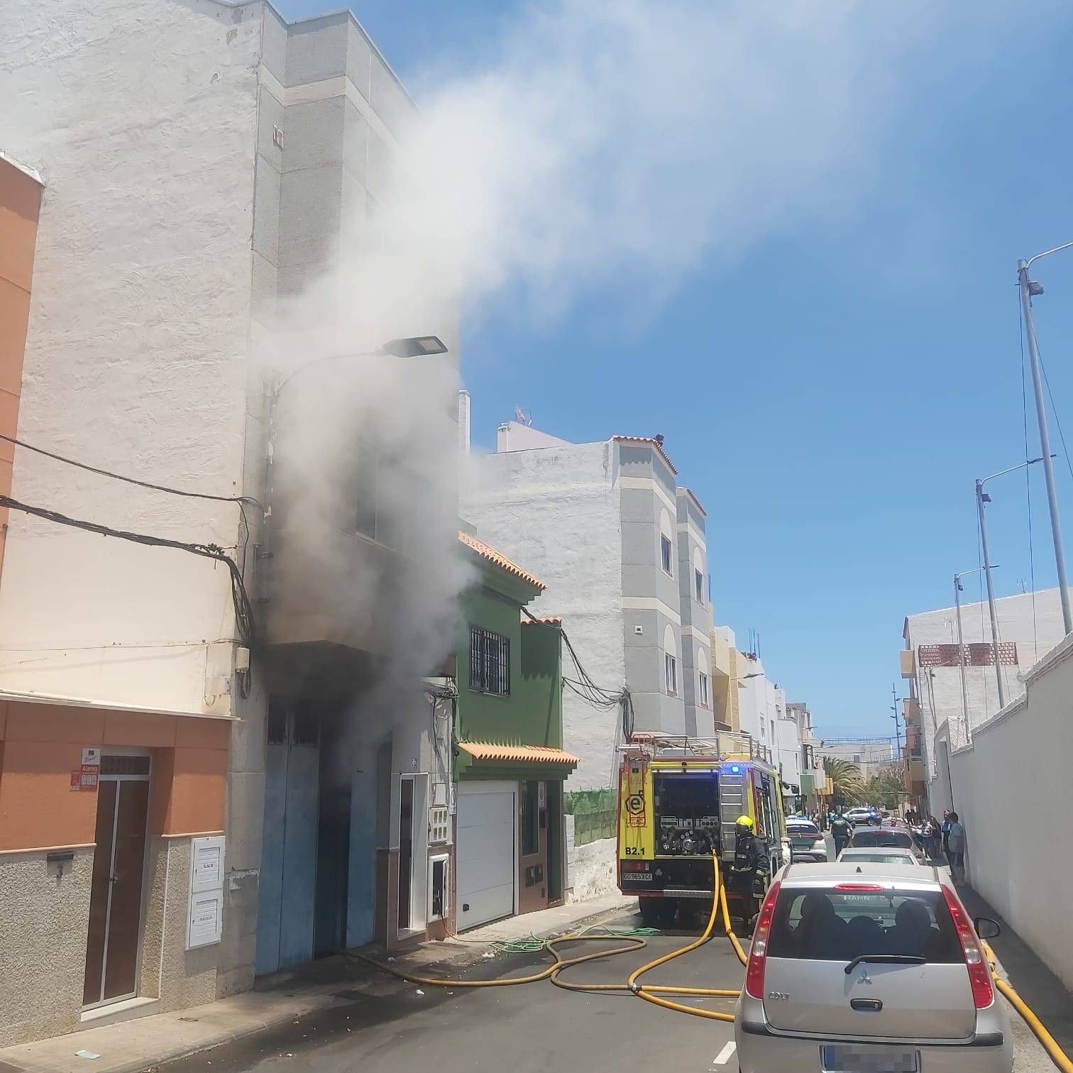 Incendio de una carpintería en Vecindario