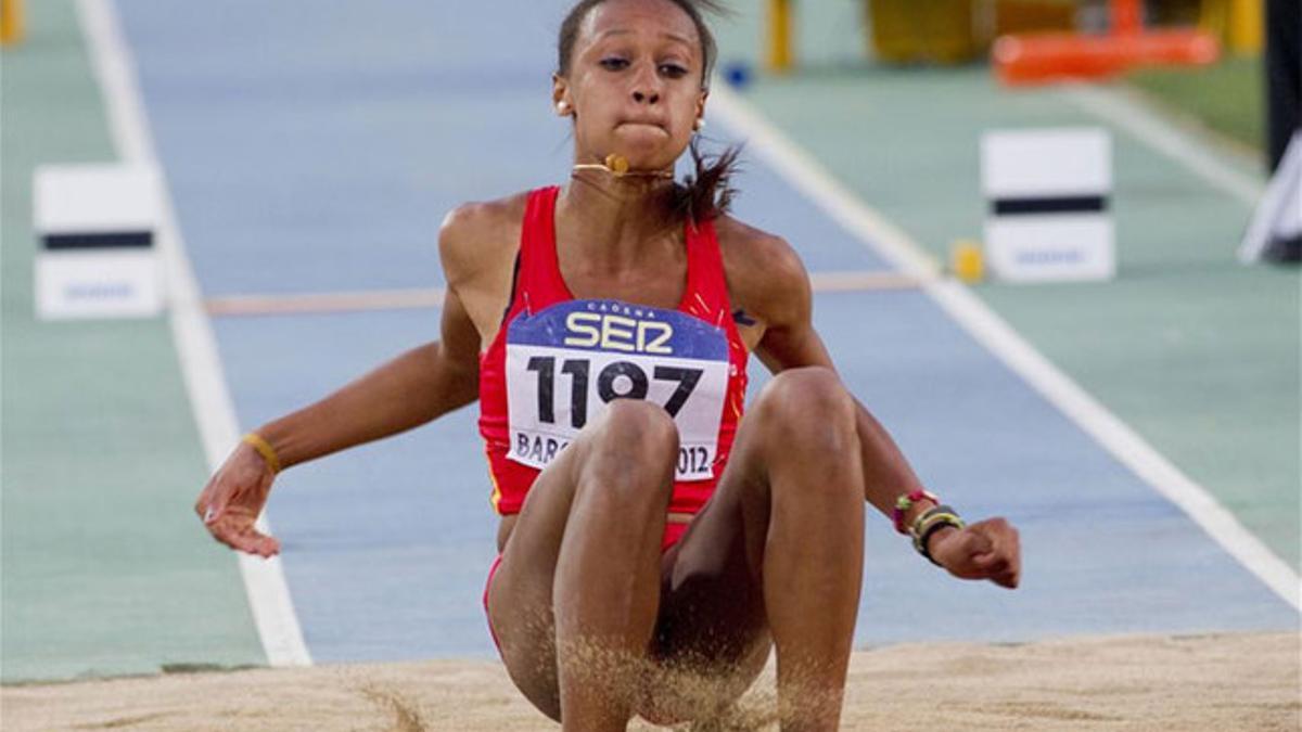 Ana Peleteiro, en un salto del Mundial Júnio de 2012 disputado en Barcelona