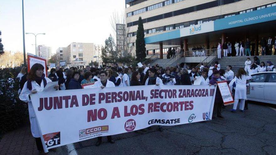 Indignación en usuarios y médicos por el adelanto del cierre de centros