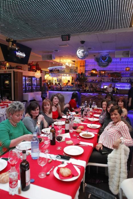 Noche de comadres en Gijón.