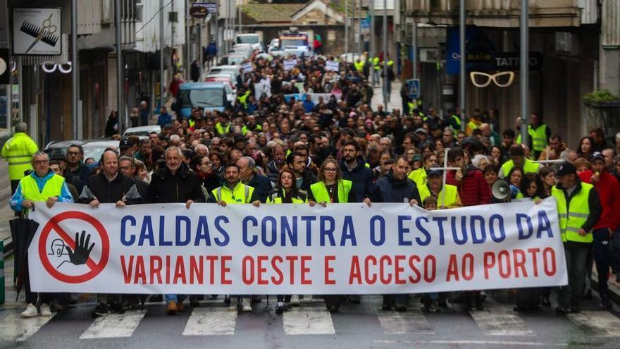 Más de mil personas acudieron a la manifestación.
