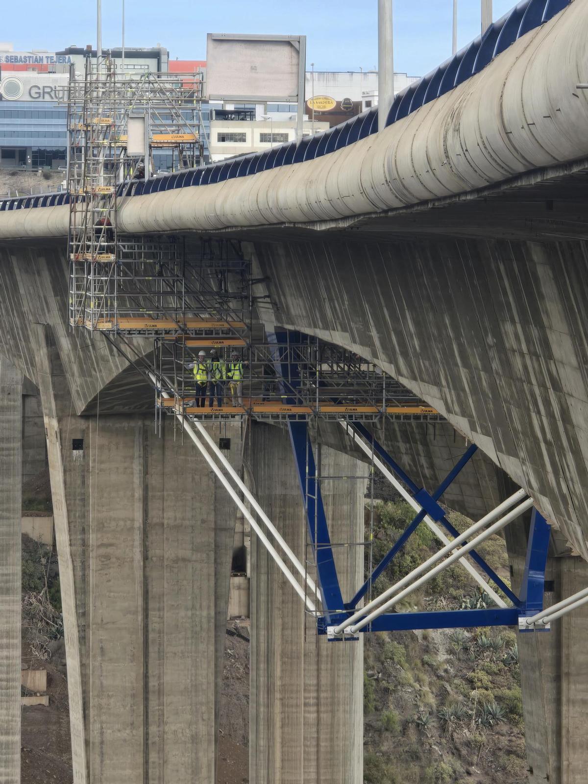 Obras en el viaducto del Guiniguada.