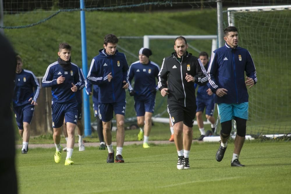 Primer entrenamiento del Real Oviedo después del derbi