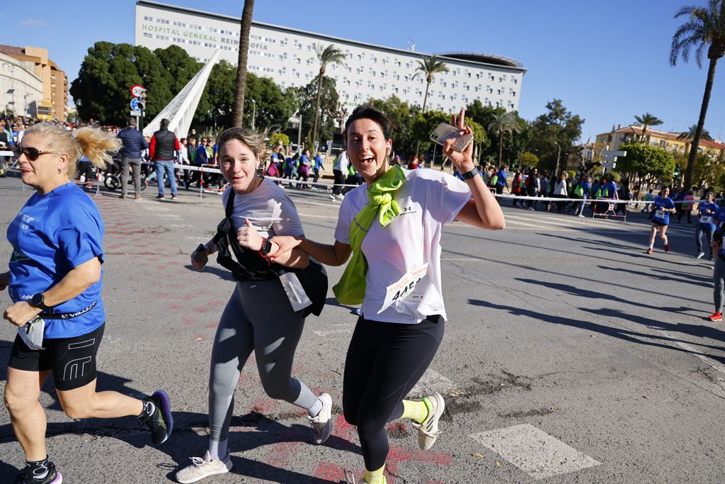 Imágenes del recorrido de la Carrera de la Mujer: avenida Pío Baroja y puente del Reina Sofía (I)