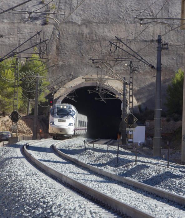 Abren el tramo afectado por las lluvias en la Font de la Figuera