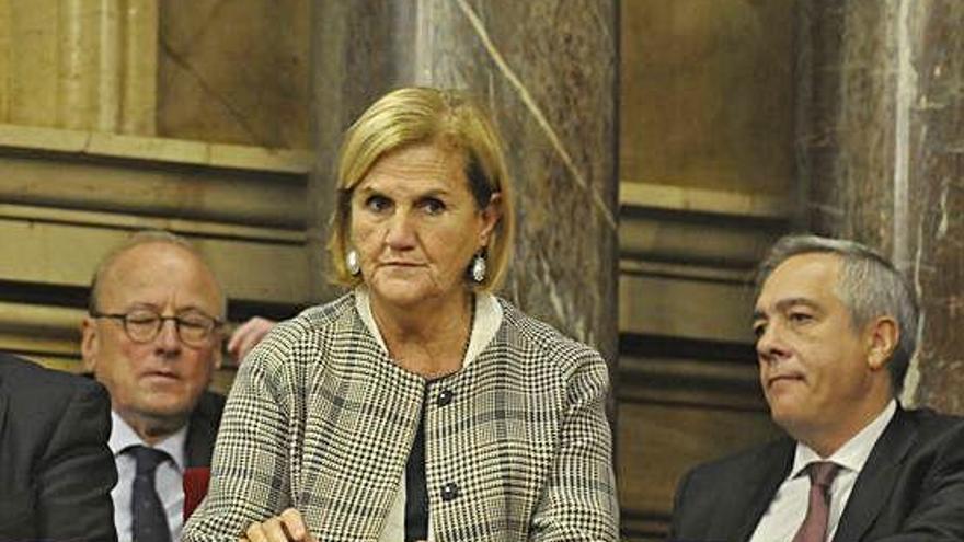 L&#039;expresidenta del Parlament Núria de Gispert continua rebent crítiques per difondre un tuit ofensiu