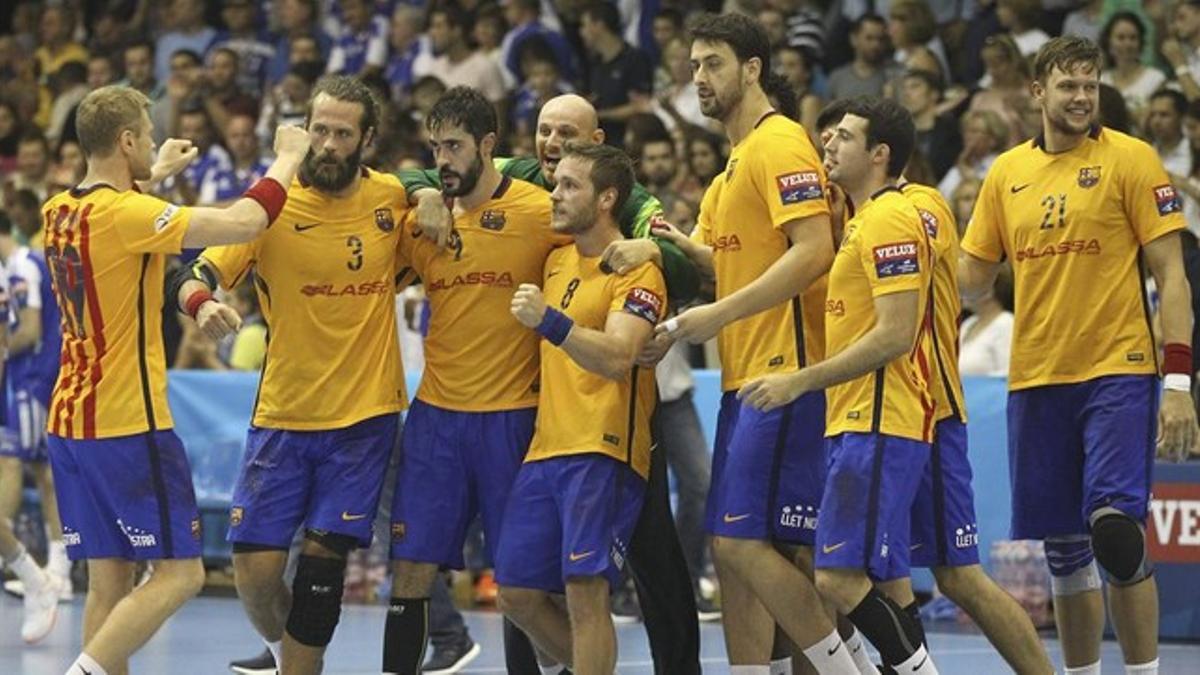 Los jugadores del Barça celebrando la victoria conseguida ante el Pick Szeged.