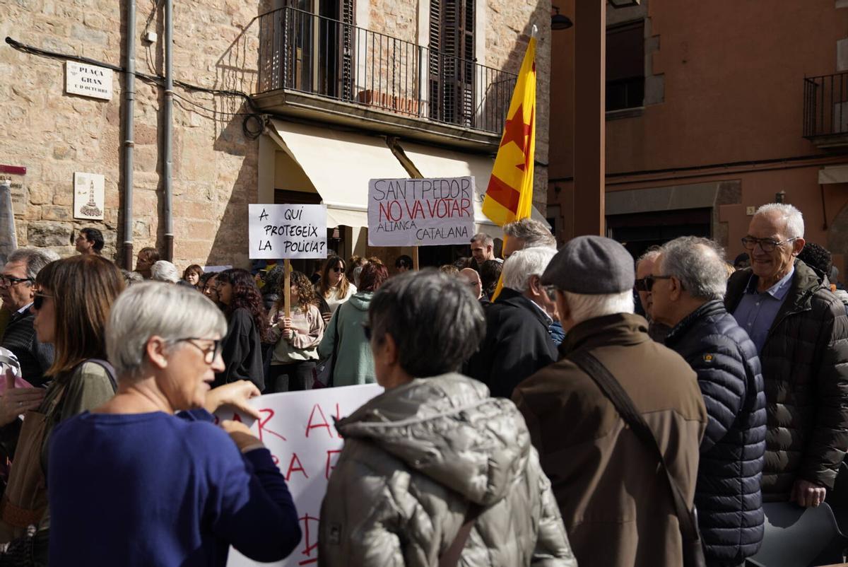 Les imatges de la protesta de la Plataforma Antifeixista a Santpedor