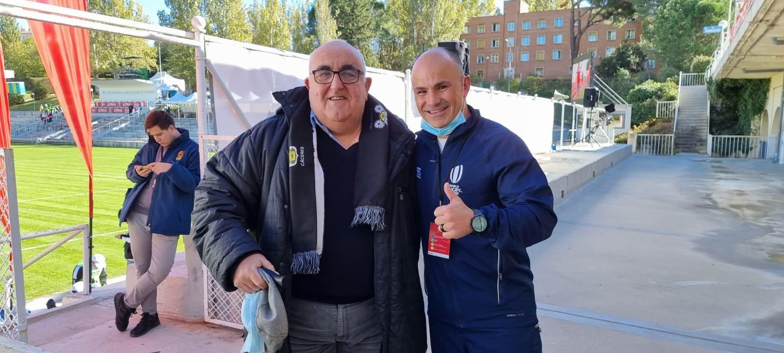 Con Jaco Paper, uno de los mejores árbitros de rugby del mundo.
