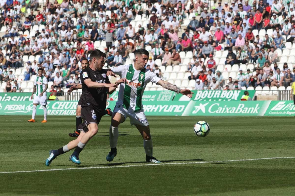 El Córdoba plantó cara al Huesca, pero murió en la orilla