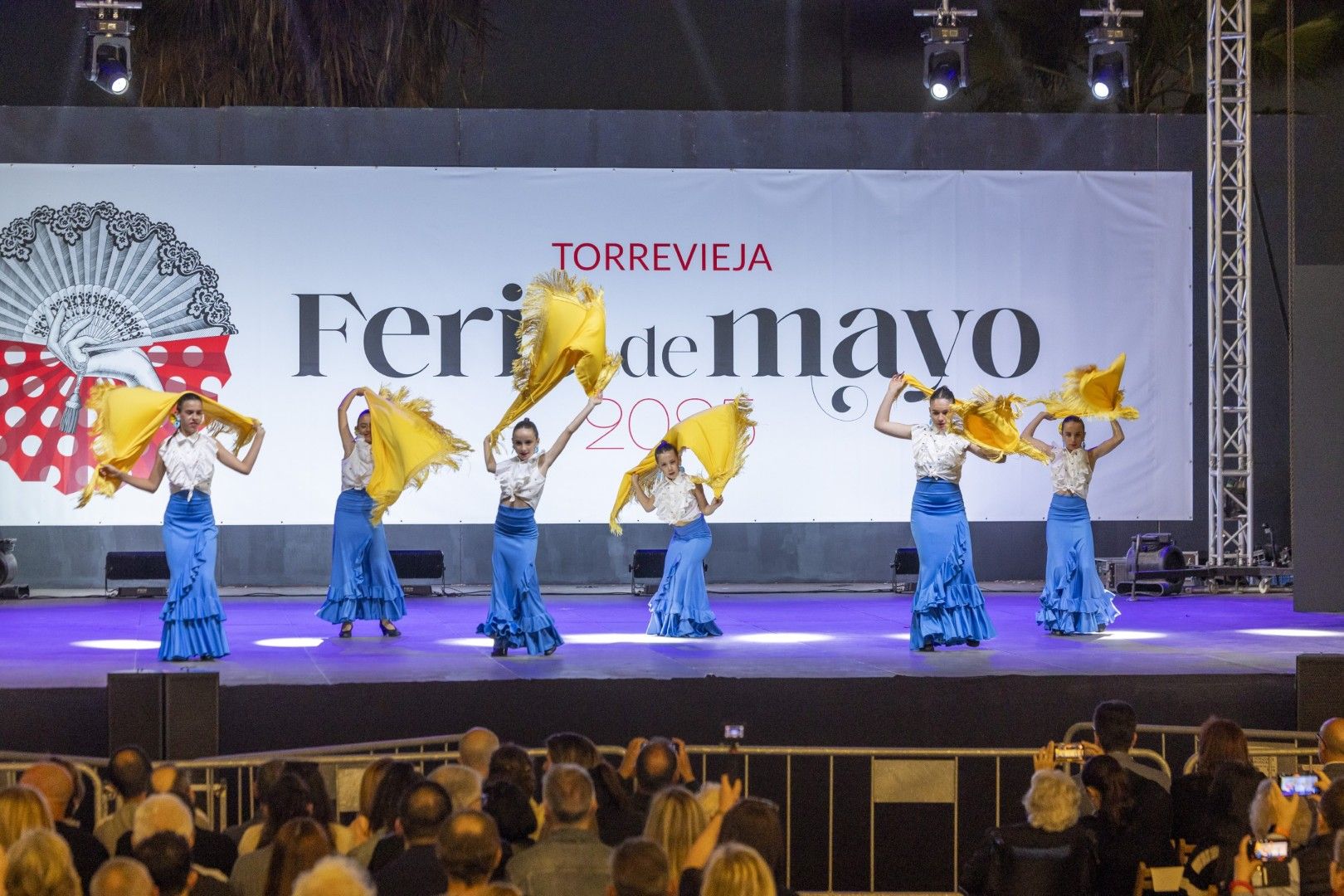 Por sevillanas en la Feria de Mayo de Torrevieja 2025