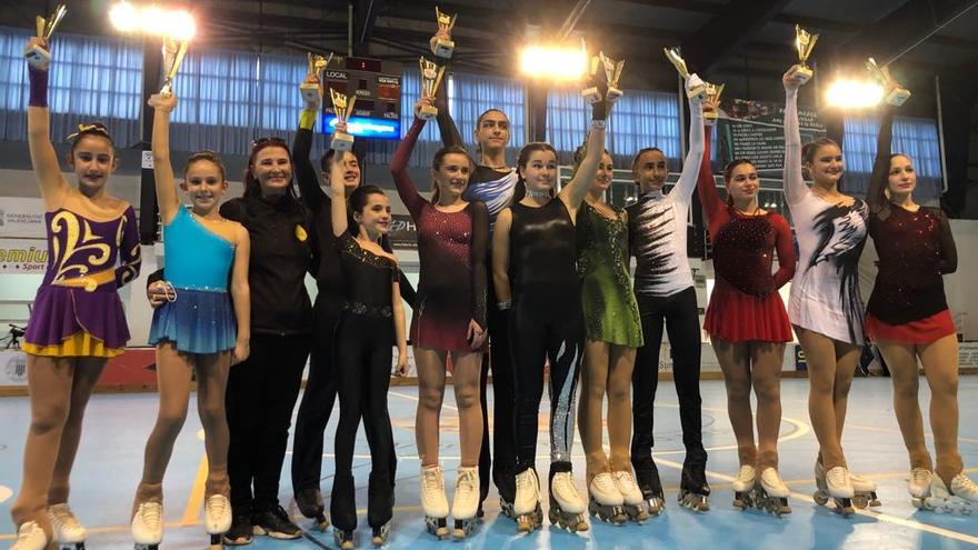 Patinadores ilicitanos al término de las competiciones en Alcoy