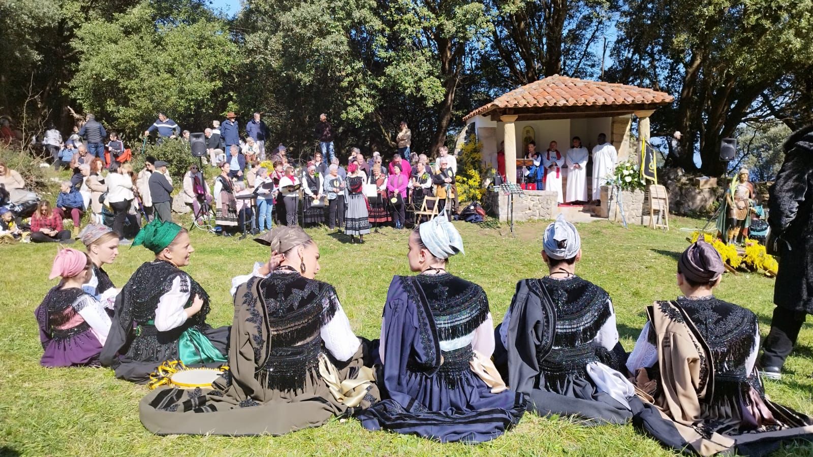 Pimiango celebra las fiestas de Santu Medé