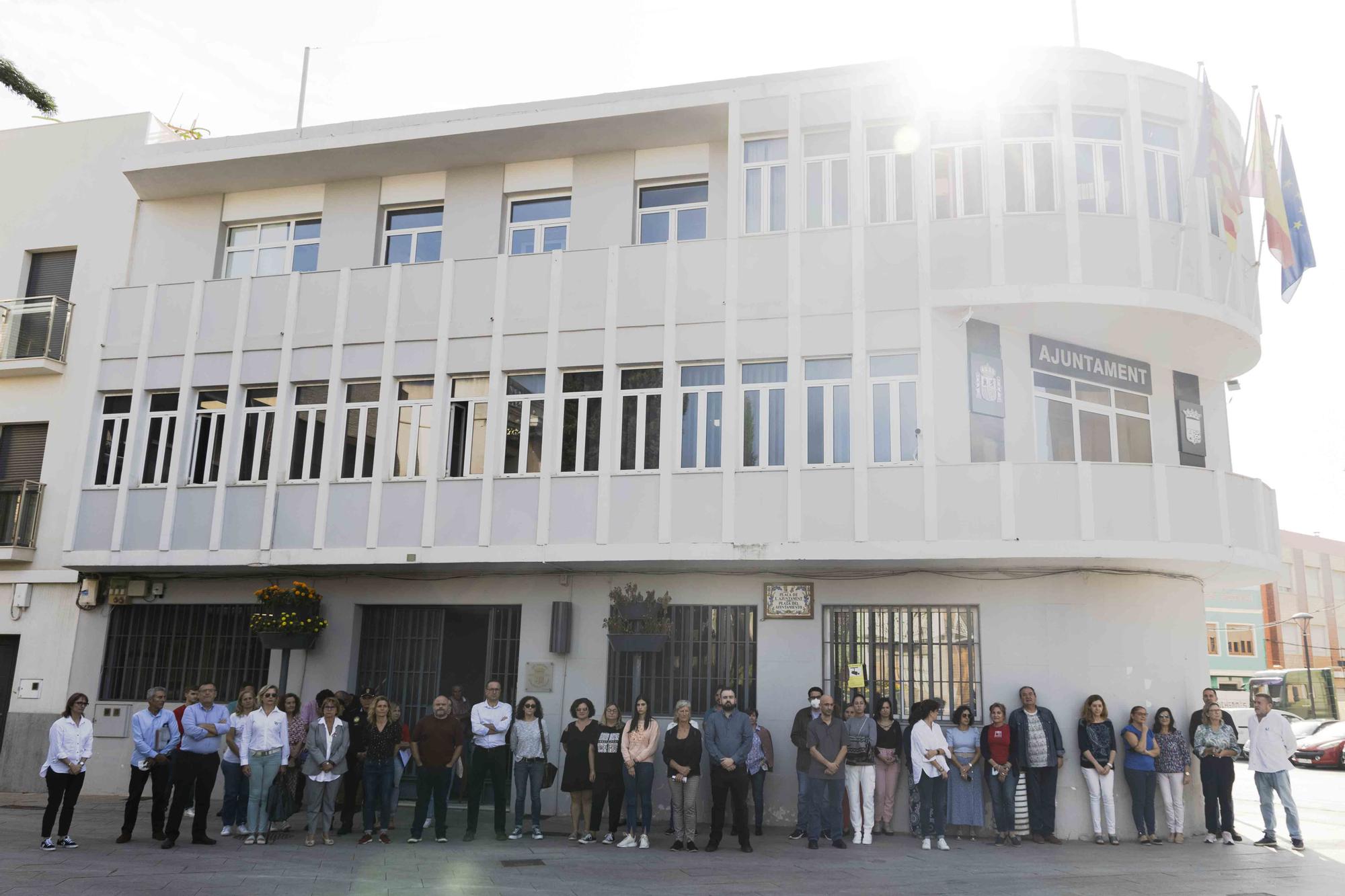 Picassent guarda un minuto de silencio por el último asesinato machista en Alcoi