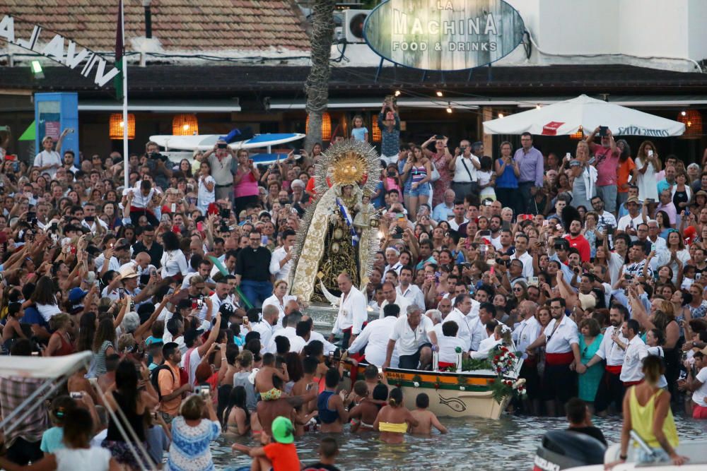 Pedregalejo, volcado con la procesión de la Estrella de los Mares.