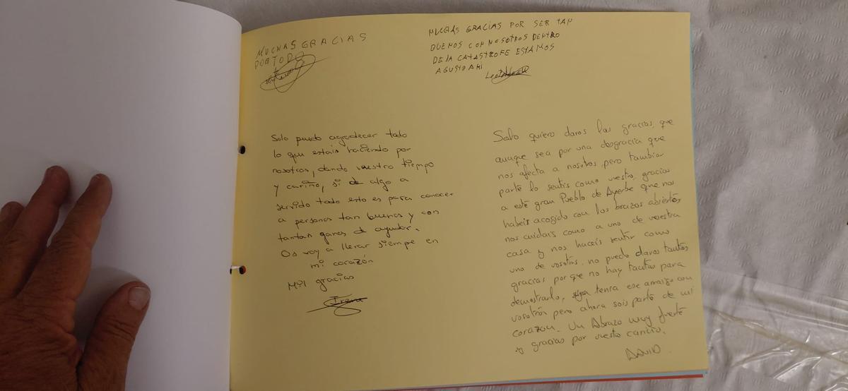 En imágenes | Recopilatorio de cartas hacia los voluntarios de Ayerbe durante el incendio de Las Peñas de Riglos