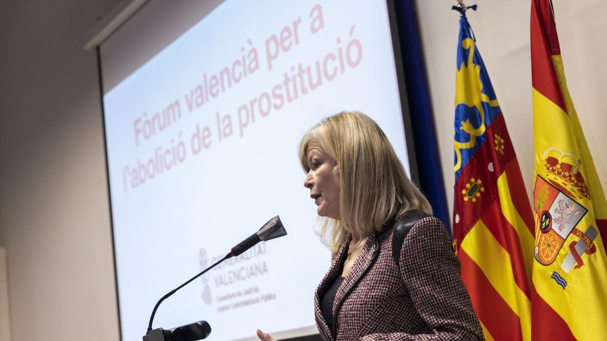 Gabriela Bravo en la presentación de la estrategia de la Generalitat Valenciana para la abolición de la prostitución