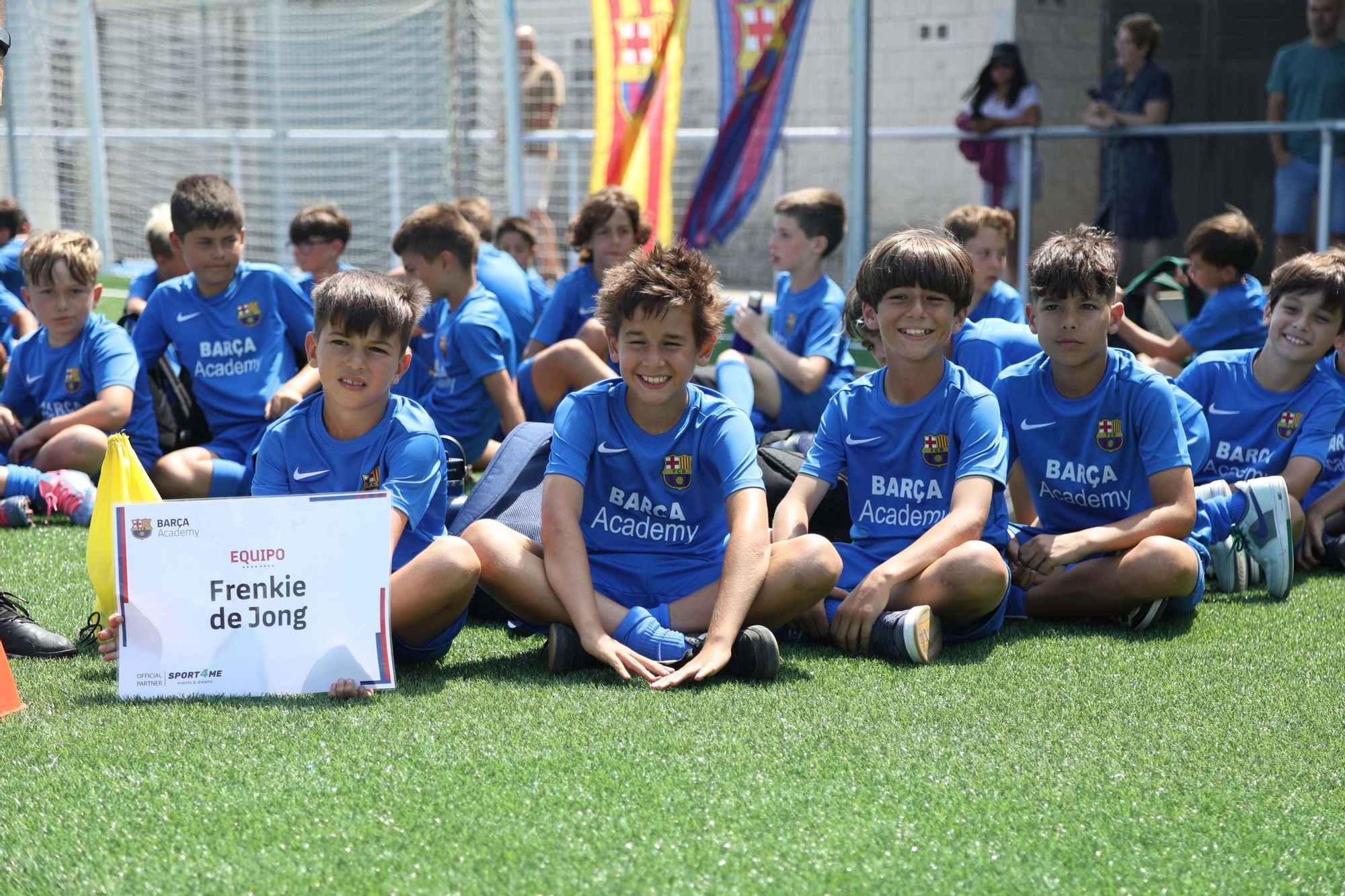 Casi 200 niños acuden a un campus del Barça en Arteixo