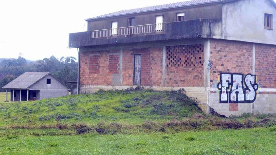 Imagen de una vivienda inacabada en la localidad coruñesa de Cerceda.