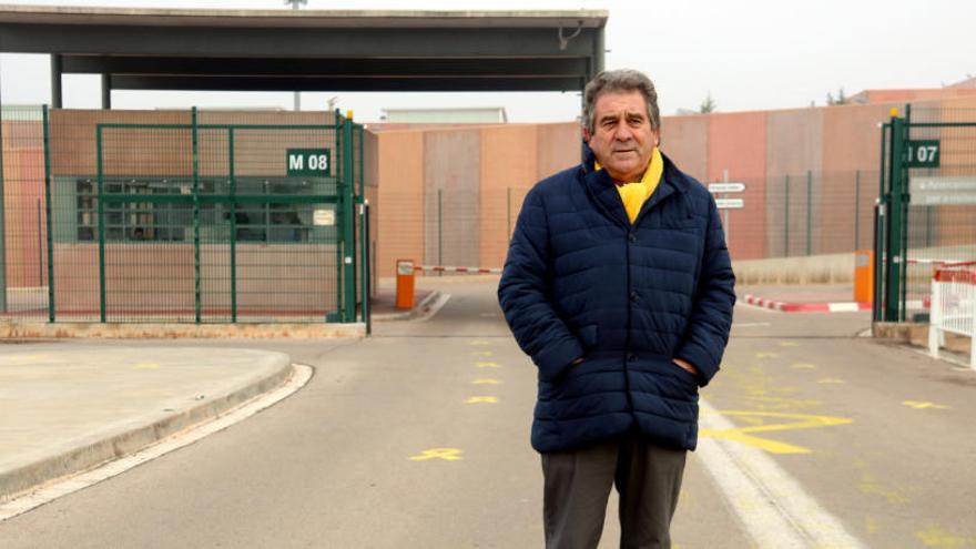 L&#039;alcalde de Montblanc a la sortida del centre penitenciari.