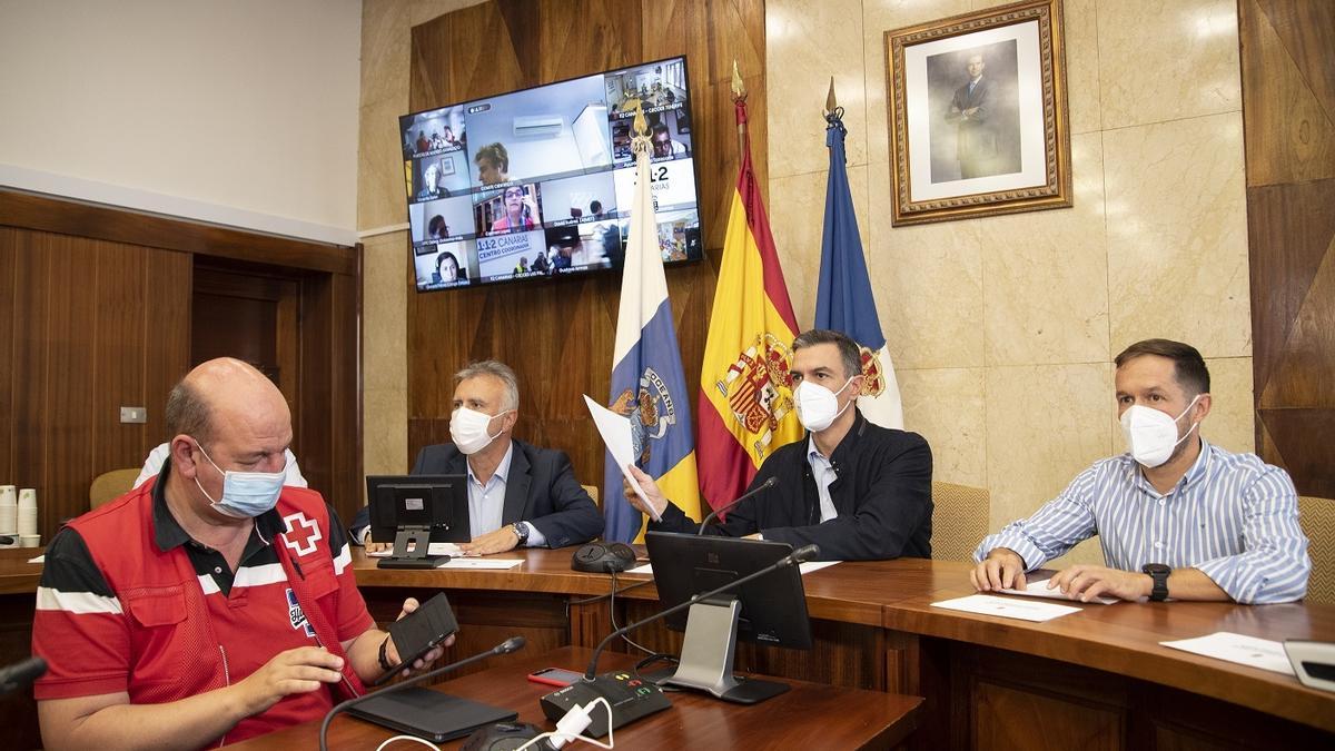 Sánchez ha participado en la reunión de los comités científicos y técnicos del Plan de emergencia volcánica de Canarias (Pevolca).