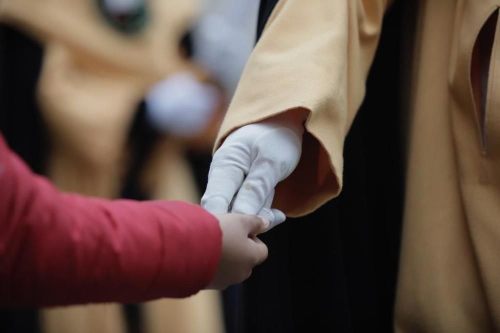 La procesión del Santo Entierro transcurre por el centro de Palma