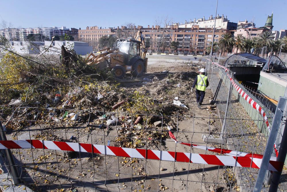 Obres a la llosa del parc Central